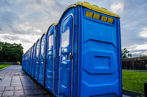 Porta potty delivery and setup in Westmont, CA